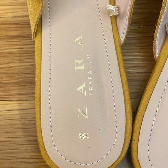 Zara Women’s Yellow Pointed Toe Flats With Ruffled Design Size 38/8 - Picture 6 of 8
